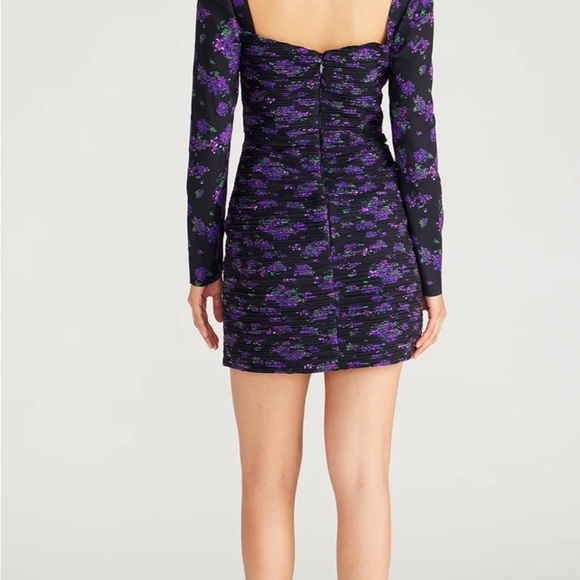 GIULIA
AMUR PLEATED FLORAL BODYCON MINI DRESS IN HYDRANGEA BERRY - Picture 3 of 14